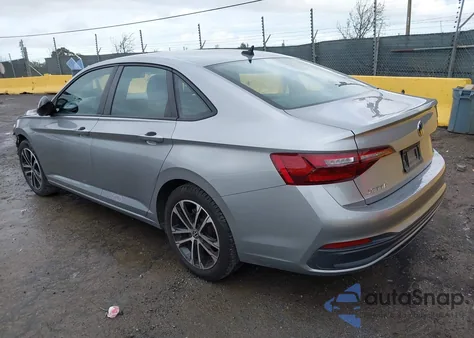 2022 Volkswagen Jetta 1.5T Sport z USA, uszkodzony, nr VIN 3VWBM7BUXNM012812